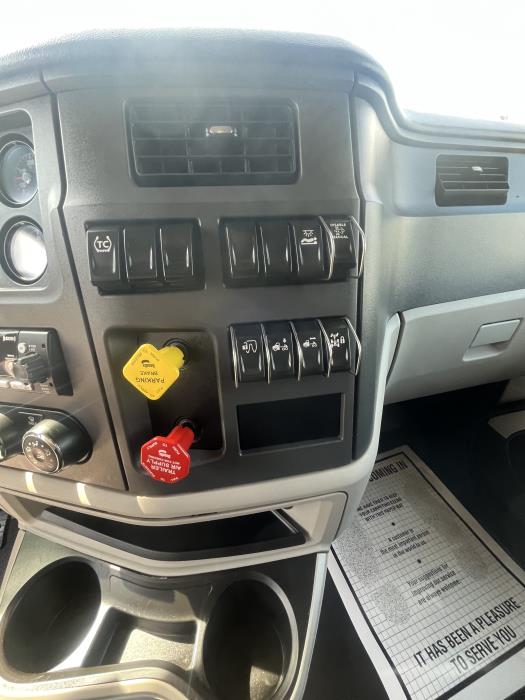 2023 Peterbilt 579-14