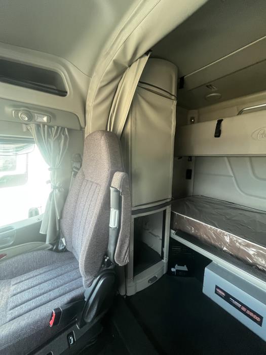 2023 Peterbilt 579-18