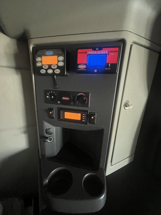 2023 Peterbilt 579-21