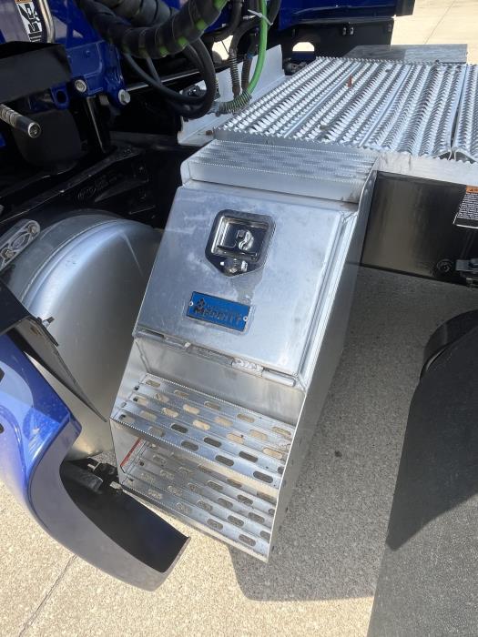 2022 Peterbilt 579-4