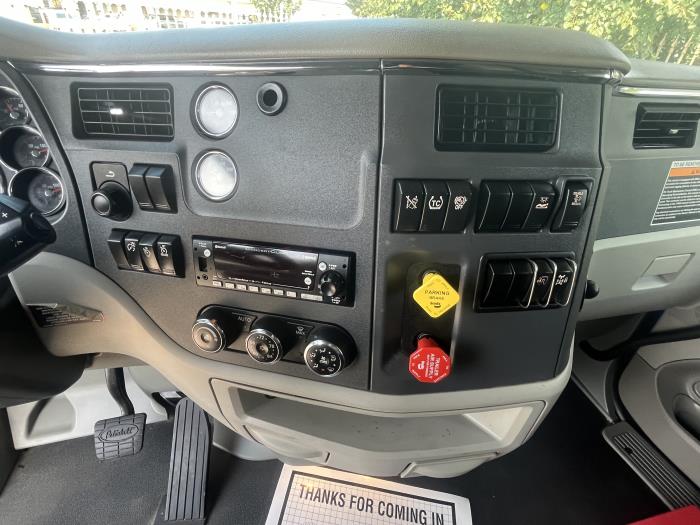 2022 Peterbilt 579-19