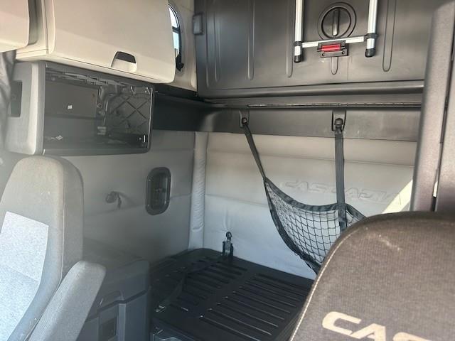 2021 Freightliner Cascadia 126" Sleeper Cab photo 4
