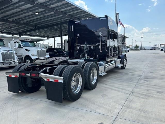 2022 Peterbilt 389-5