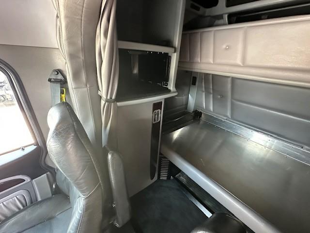 2022 Peterbilt 389-13