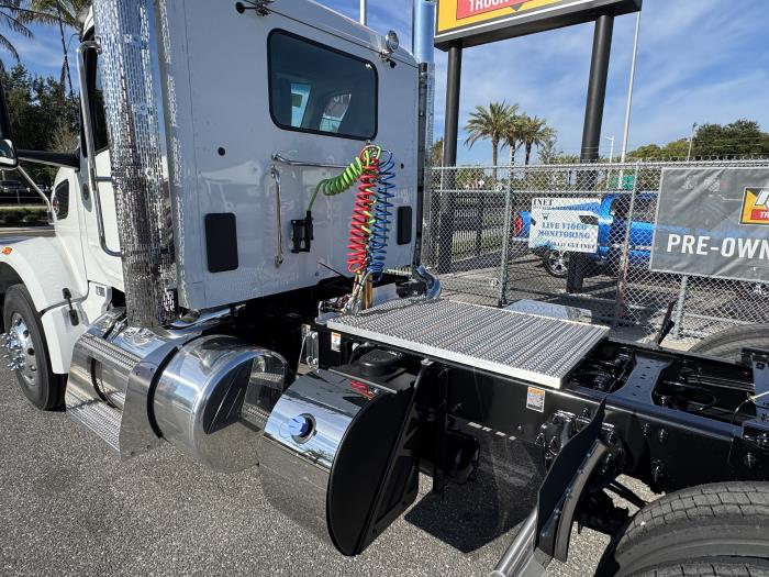 2026 Peterbilt 567-4