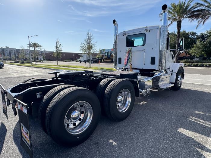 2026 Peterbilt 567-8