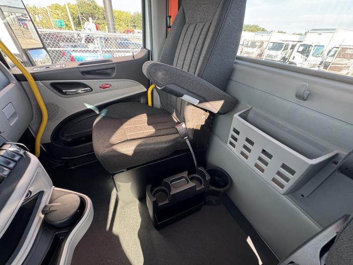 2026 Peterbilt 567-17