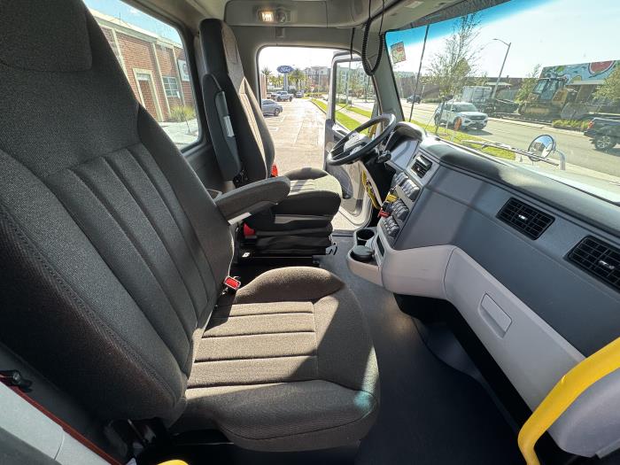 2026 Peterbilt 567-18