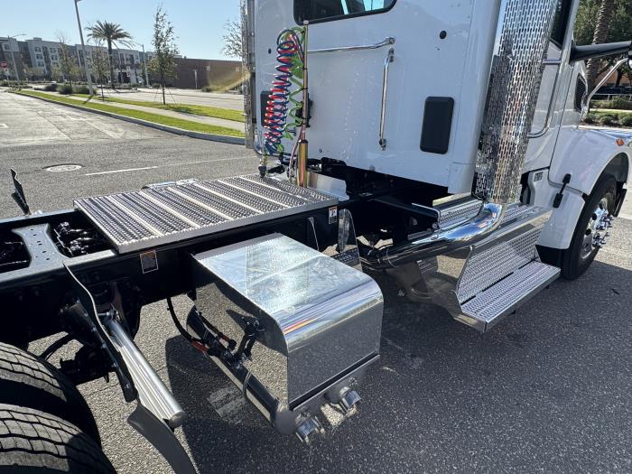 2026 Peterbilt 567-9