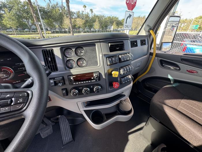 2026 Peterbilt 567-14