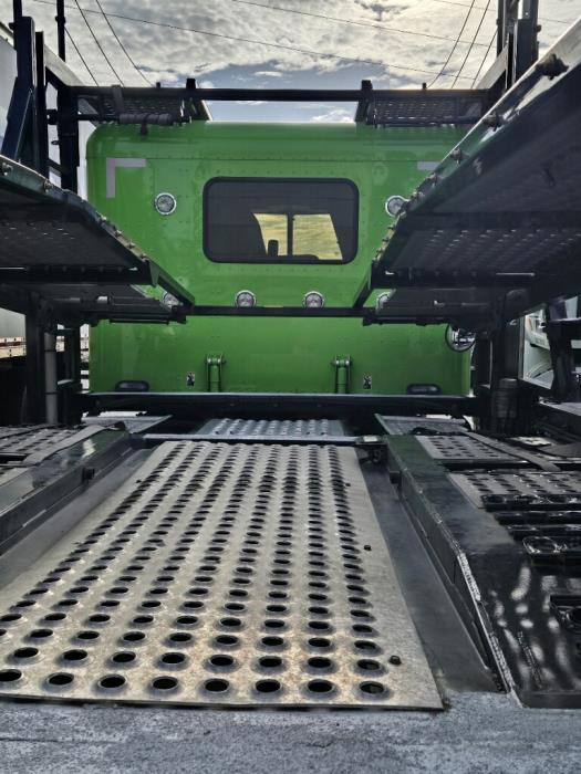 2022 Peterbilt 389-7