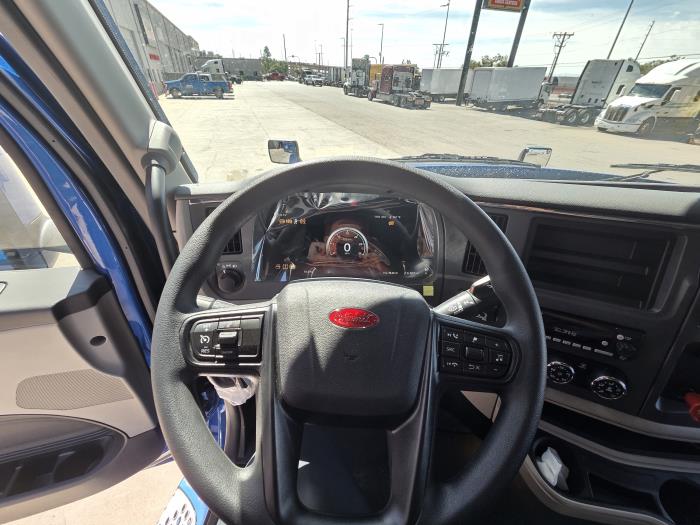 2026 Peterbilt 579-12