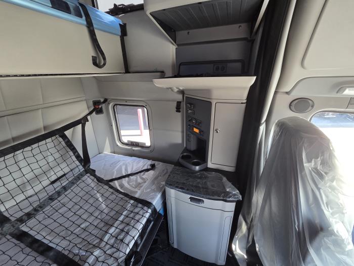 2026 Peterbilt 579-16