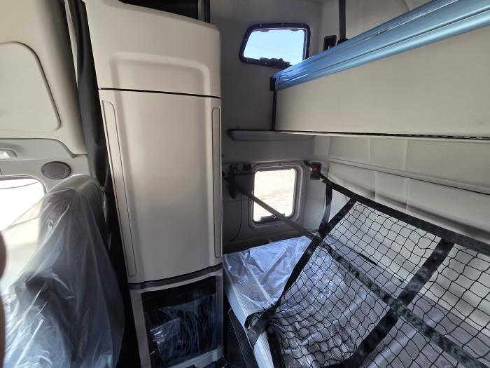 2026 Peterbilt 579-17