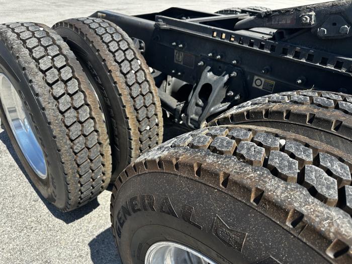 2021 Peterbilt 579-10