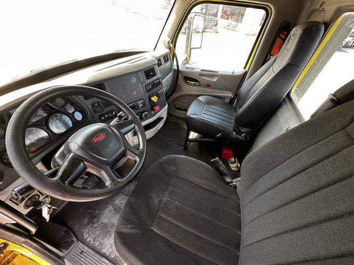 2021 Peterbilt 579-10