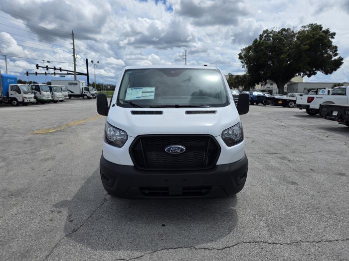 2025 Ford Transit-250-1