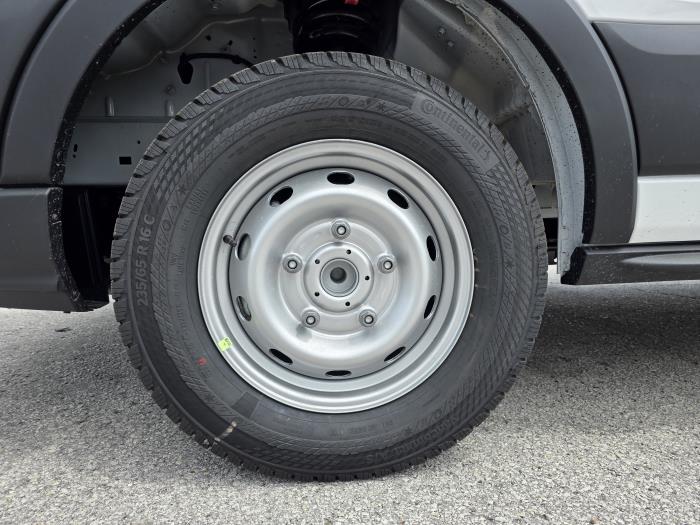 2025 Ford Transit-250-10