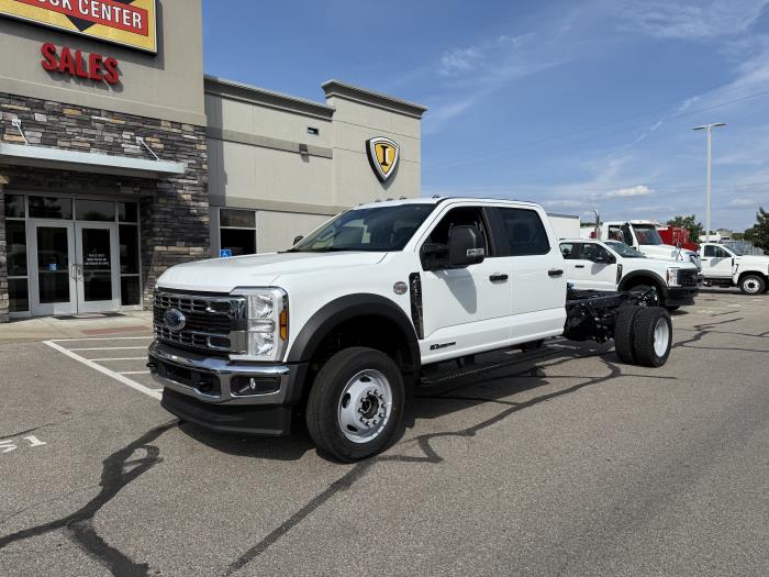 2025 Ford F-550-1