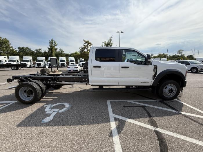 2025 Ford F-550-4