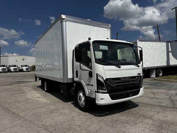 2025 Isuzu NRR photo 2