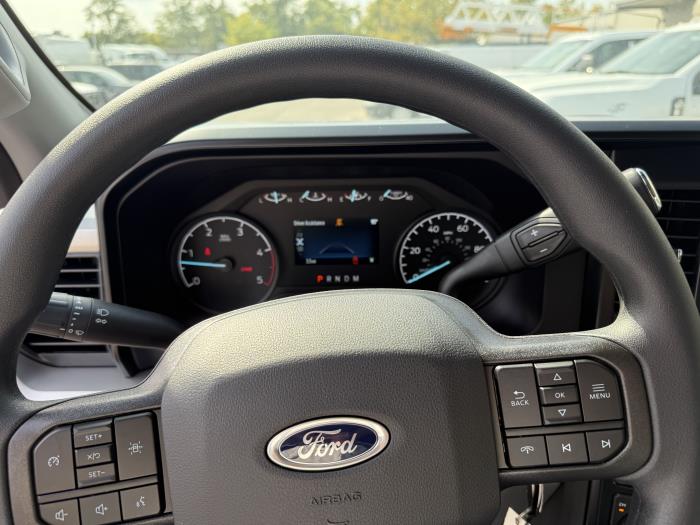 2025 Ford F-550-8