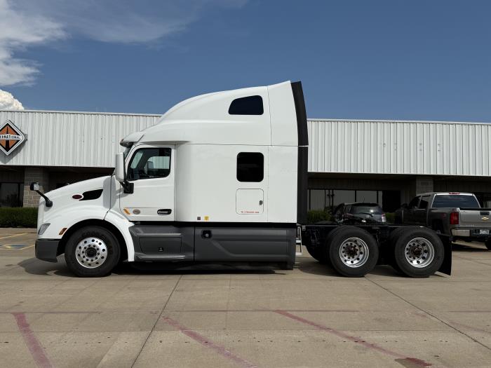 2021 Peterbilt 579 photo 3