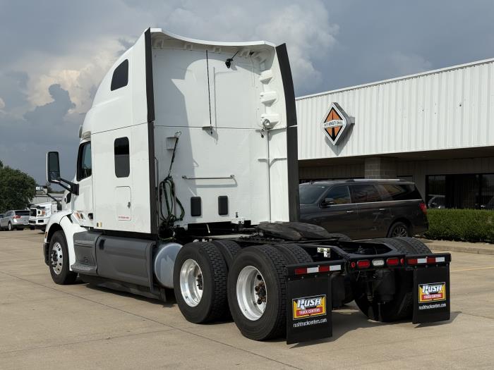 2021 Peterbilt 579 photo 4