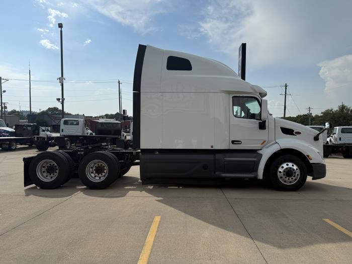 2021 Peterbilt 579-6