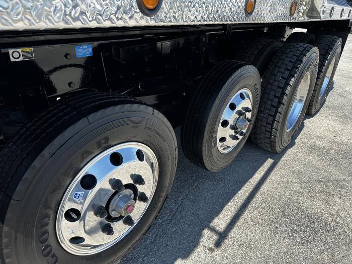 2026 Peterbilt 548-5