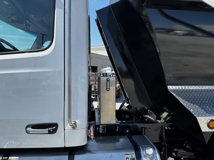 2026 Peterbilt 548-6