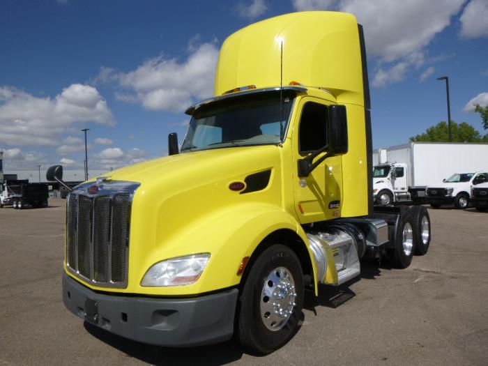 2021 Peterbilt 579 photo 2