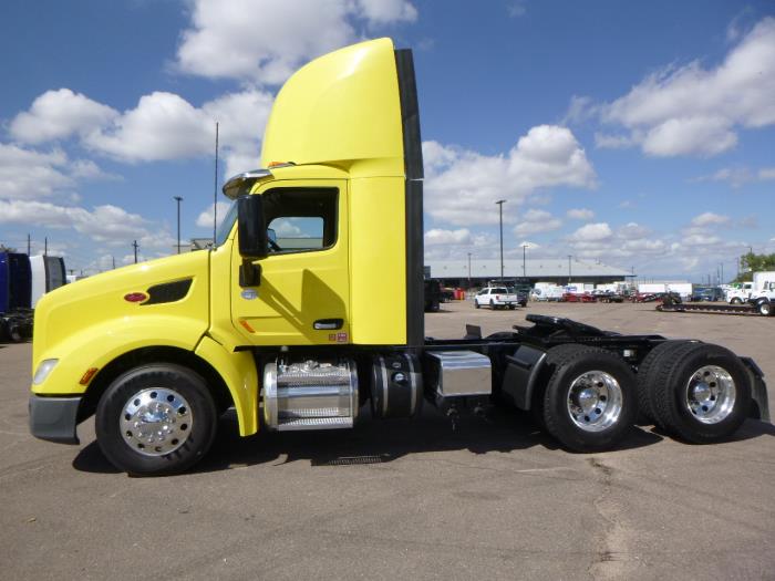 2021 Peterbilt 579 photo 3