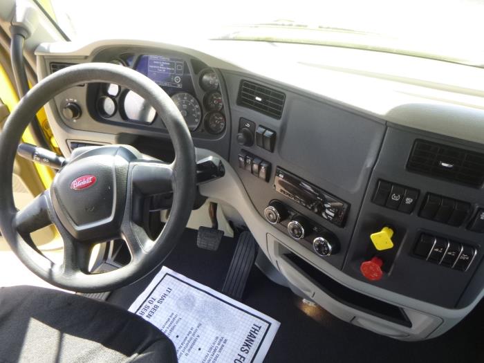 2021 Peterbilt 579-17