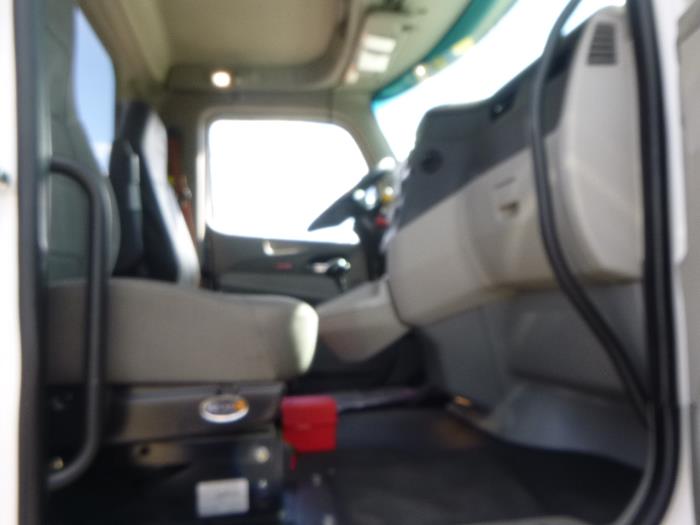 2020 Peterbilt 567-16