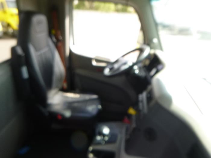 2020 Peterbilt 567-17