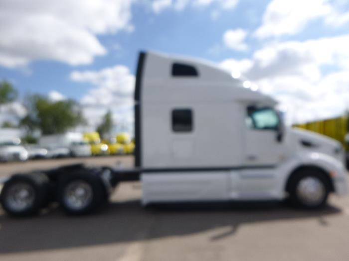 2022 Peterbilt 579-6