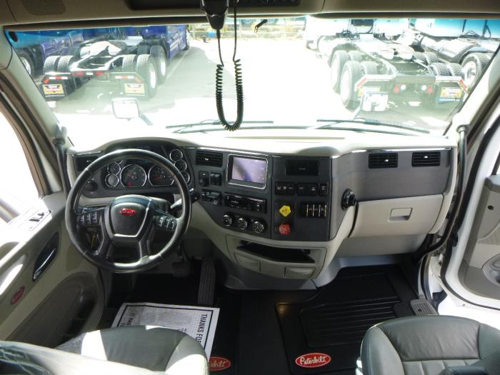 2022 Peterbilt 579-16