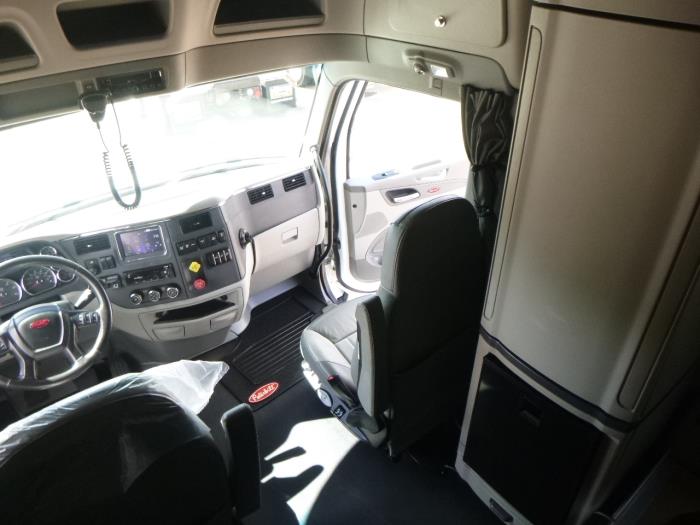 2022 Peterbilt 579-21