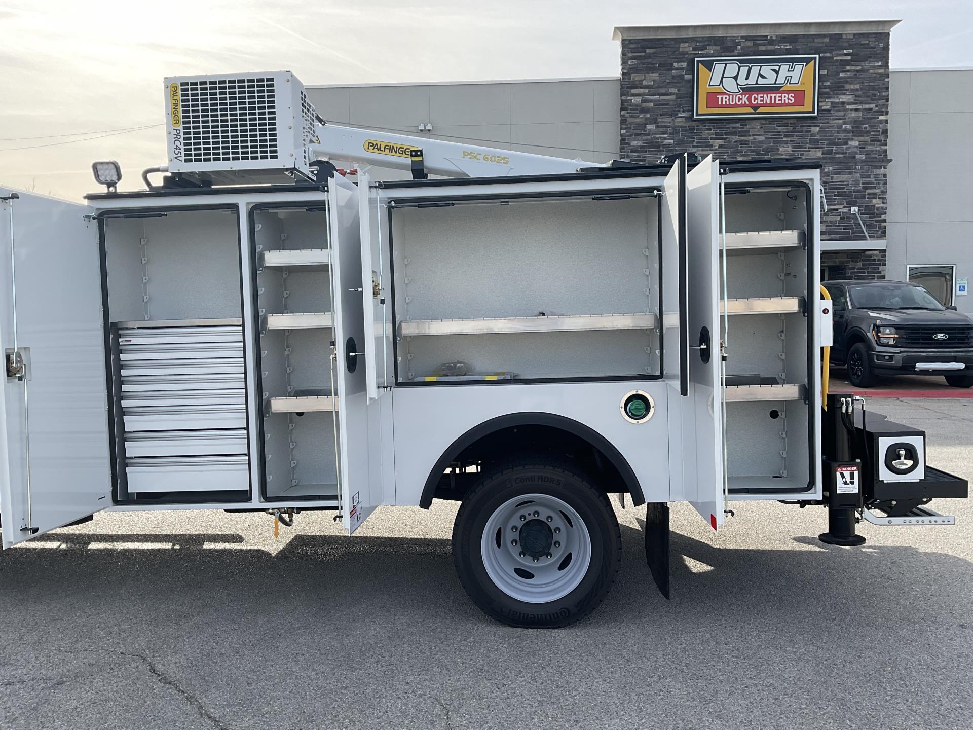 2026 Ford F-550 Super Cab DRW 4x4 Mechanics Body for sale #1952180 - photo 12