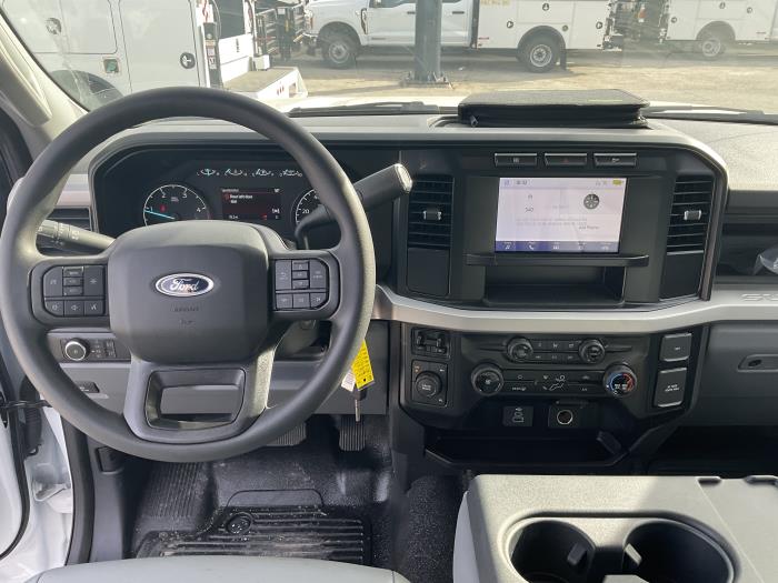 2026 Ford F-550-15