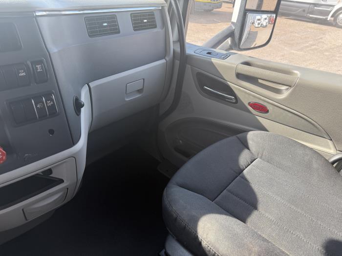 2022 Peterbilt 579-6