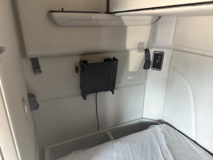 2022 Peterbilt 579-14