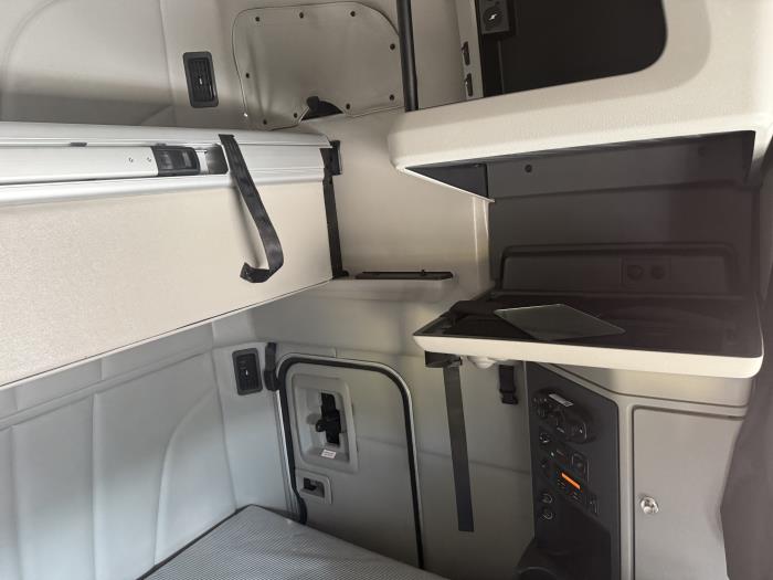 2022 Peterbilt 579-3