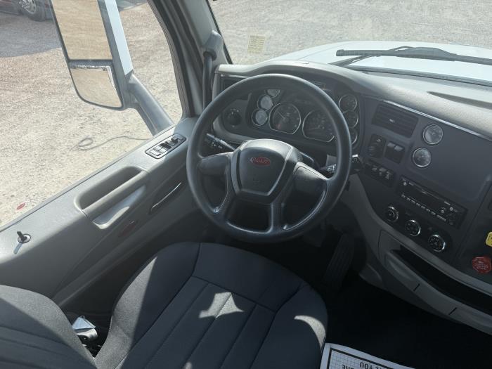 2022 Peterbilt 579-17