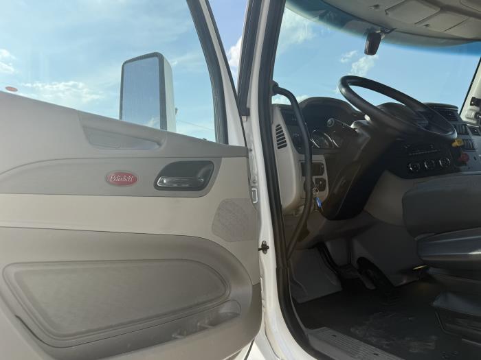 2022 Peterbilt 579-19