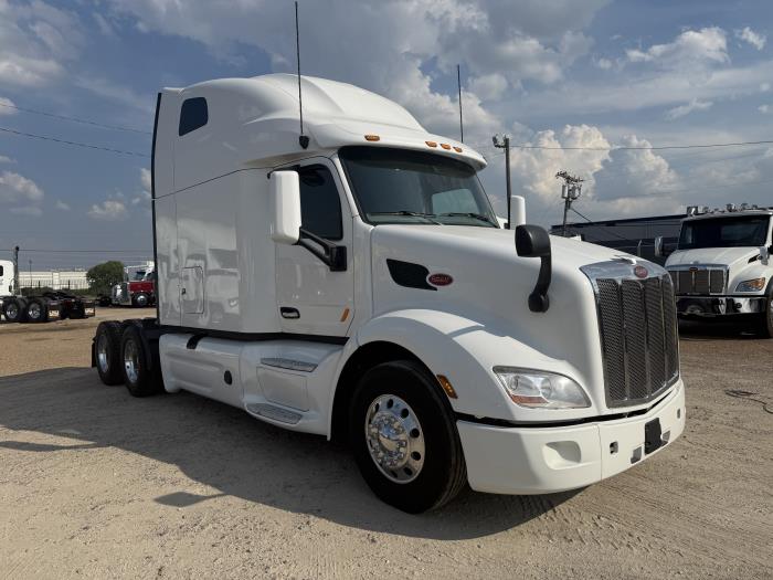 2022 Peterbilt 579-26