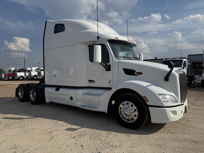 2022 Peterbilt 579-27