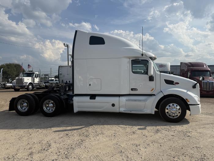 2022 Peterbilt 579-29