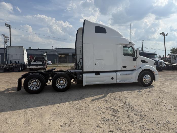2022 Peterbilt 579-32